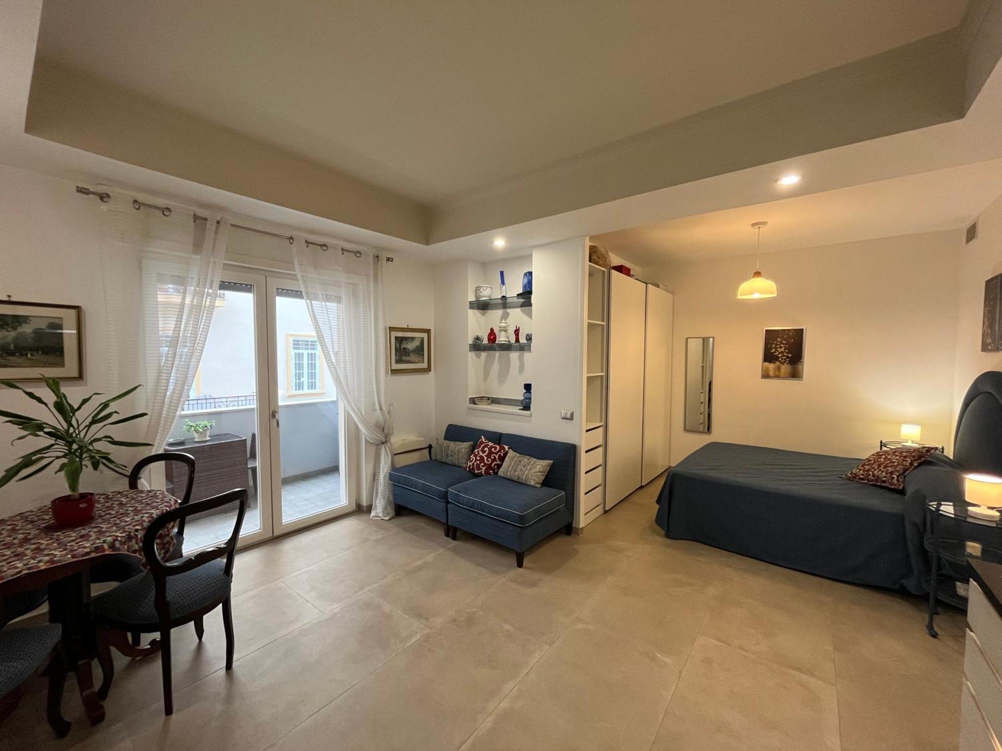 Penny Black Naples