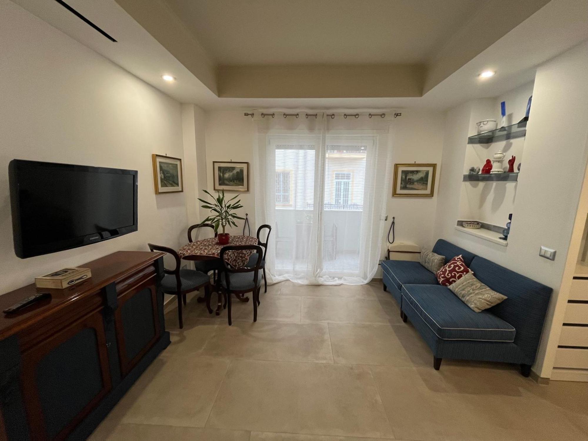 Penny Black Apartment *